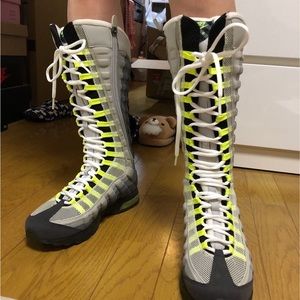 Nike Women’s Air Max 95 Zen Venti (Never worn original box)